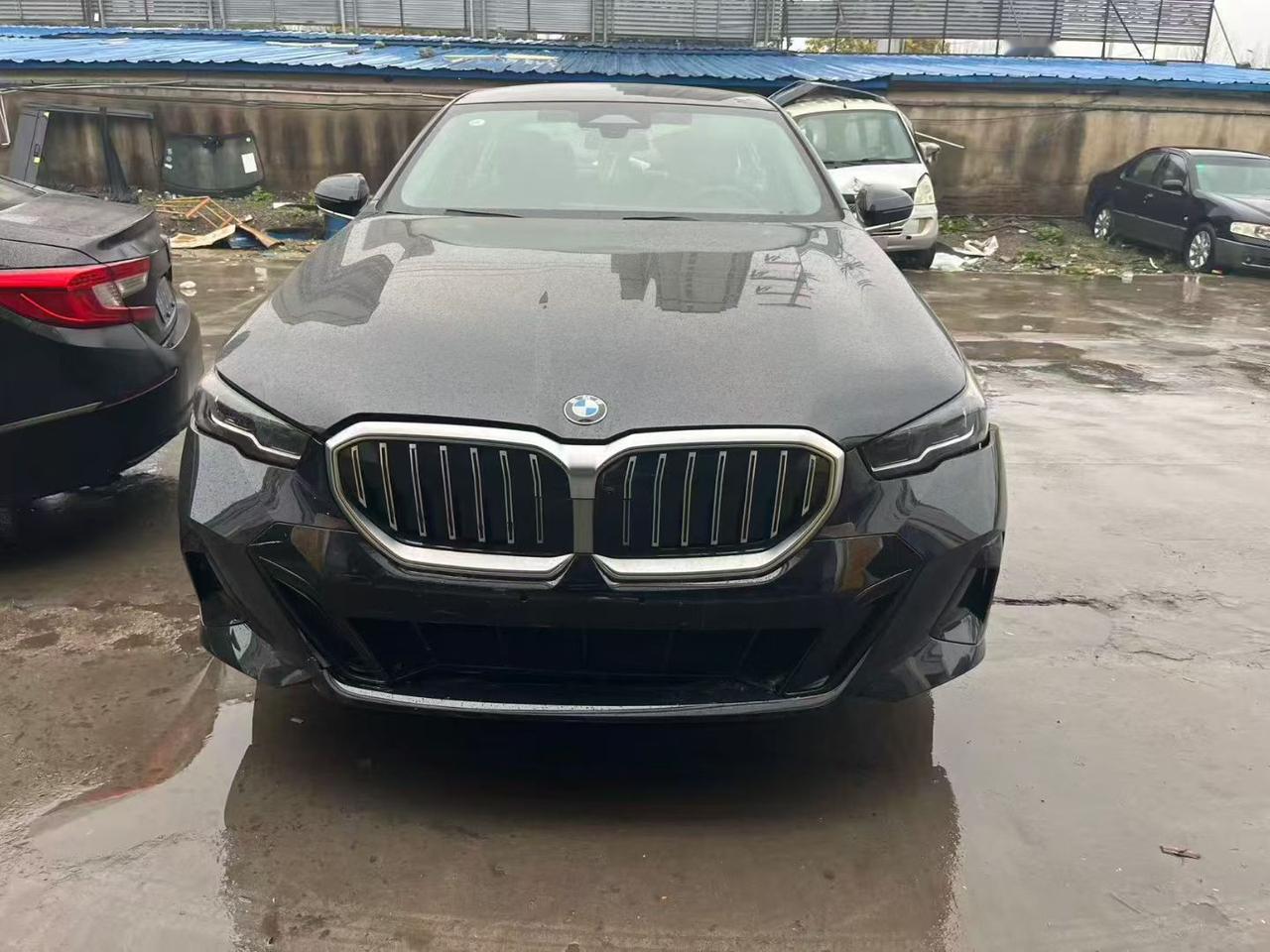 26款宝马530Li 领先型 M运动套装
指导价485900
轻微运损，已经修复