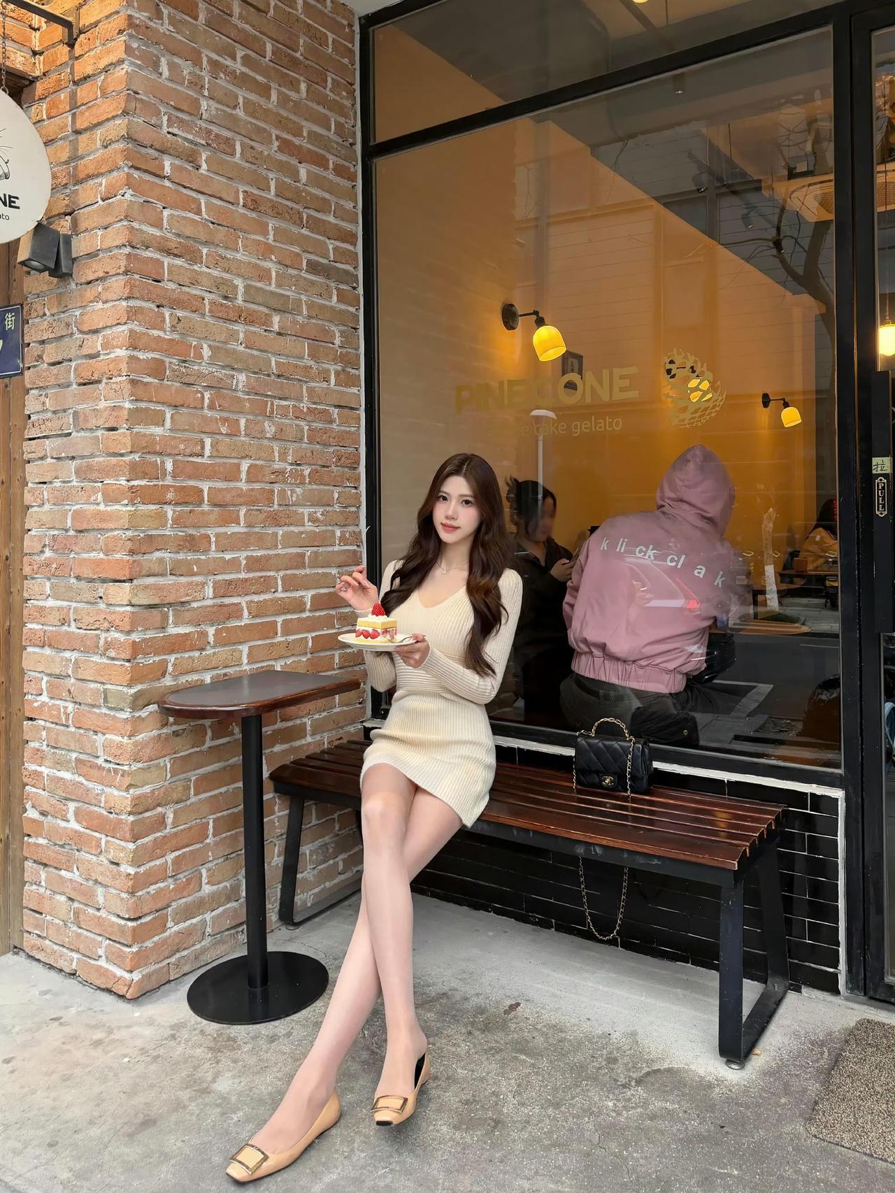 请你吃草莓小蛋糕🍰 ​​​