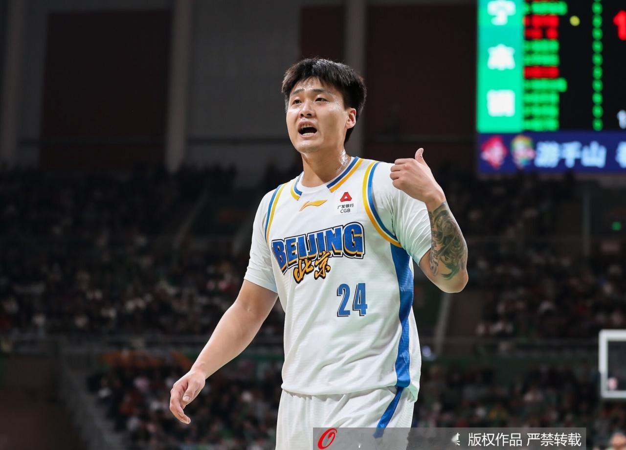 养好伤瘦下来的赵睿对中国男篮来说是个天大的好消息。
    刚刚结束的CBA夏季