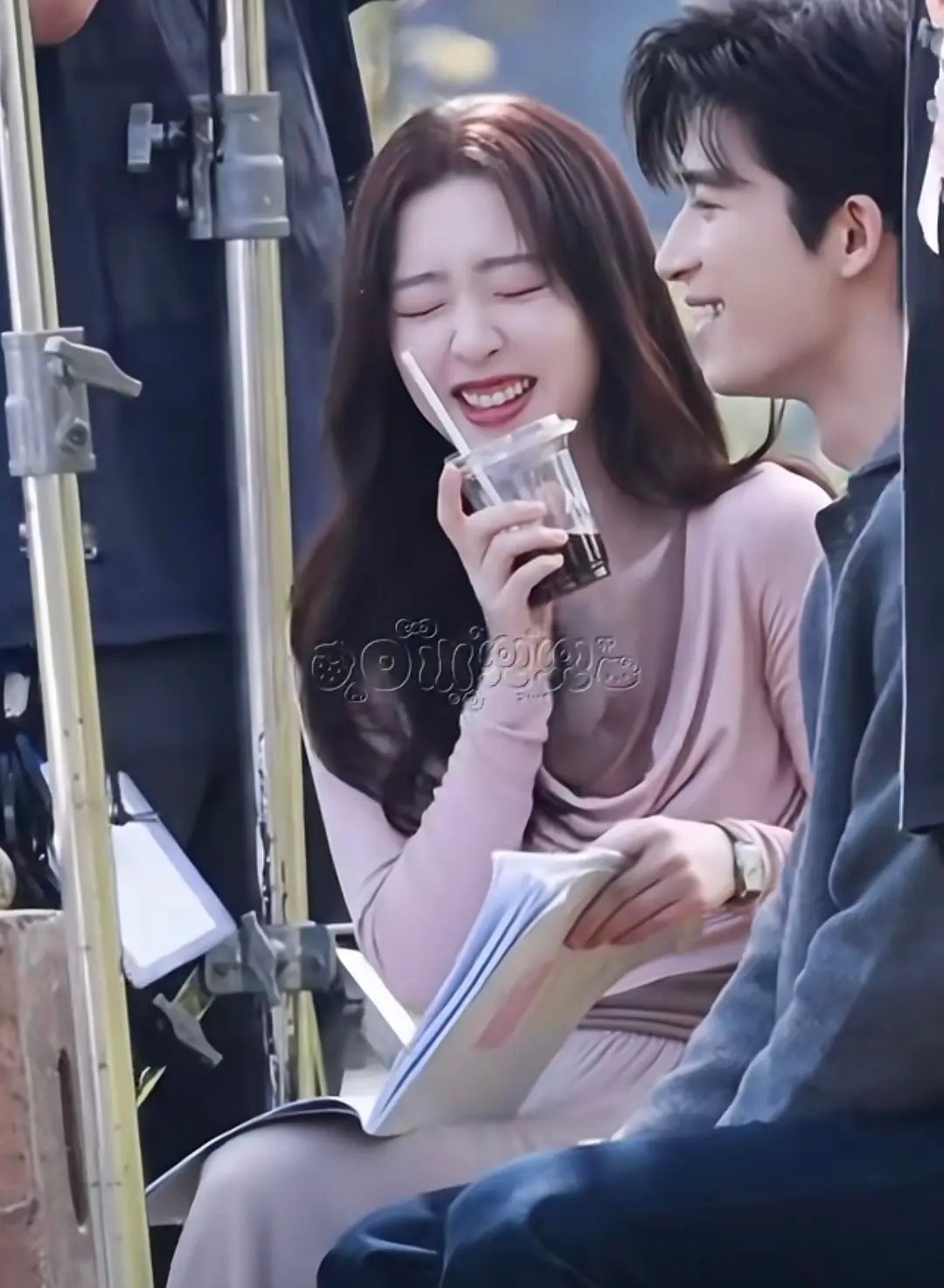 邓恩熙这张神似虞书欣？ 