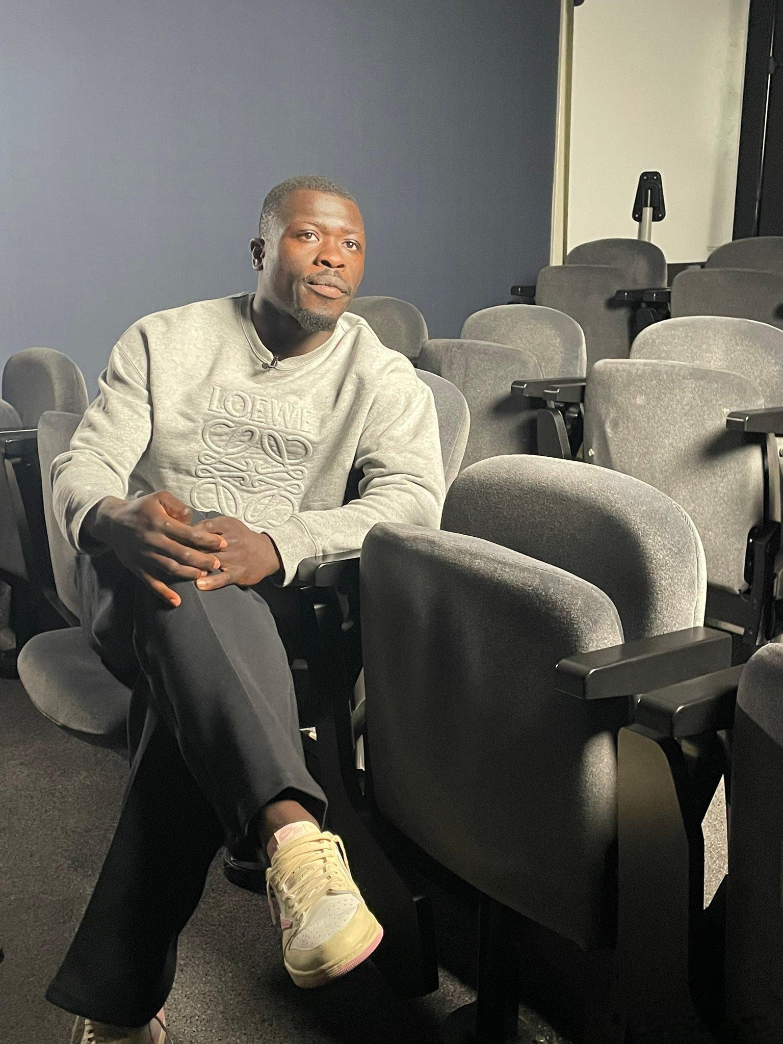 🚨據說拜仁慕尼黑對你很有興趣。你對此有何看法❓🎙️桑德蘭24歲的荷蘭前鋒——