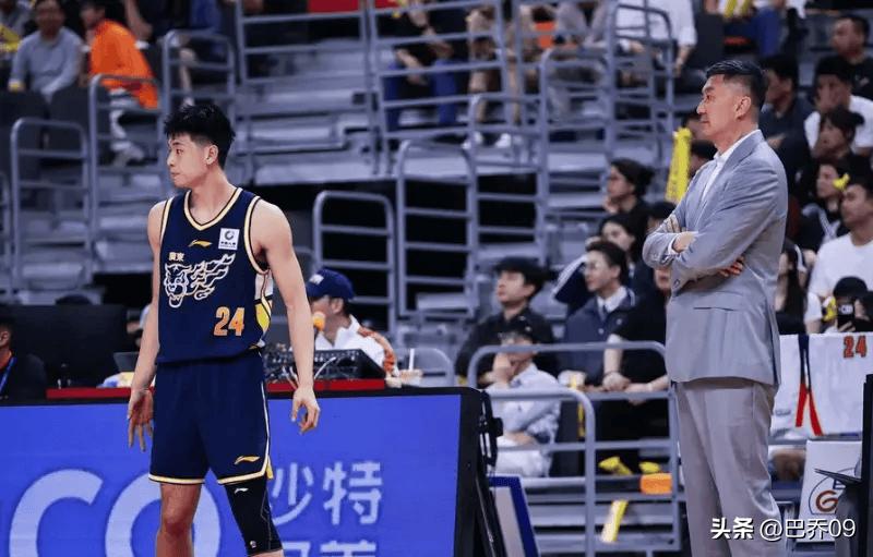 广东被大逆转，数据不会说谎

萨姆纳：28分4篮板5助攻，2分球16投9中（命中