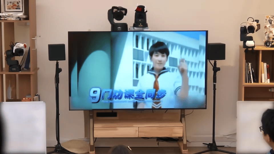 陈星旭人在家中坐老底被掀了个遍 陈星旭藏得够深！童年广告被扒出，原来童年电视里好