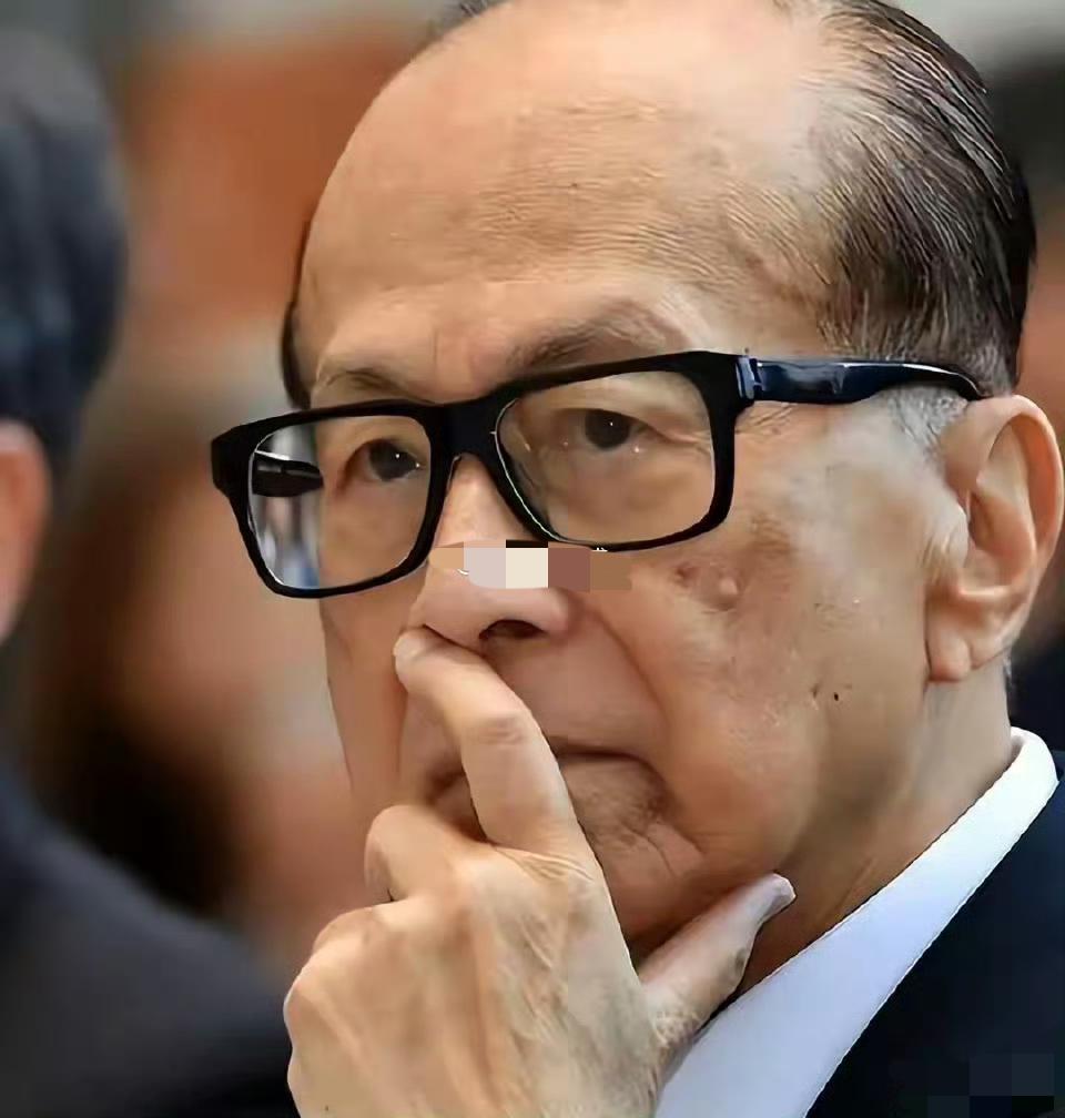 “千万不要让李嘉诚跑了”的热议背后，是大众对靠谱企业家的真切期许！想不到他从没有