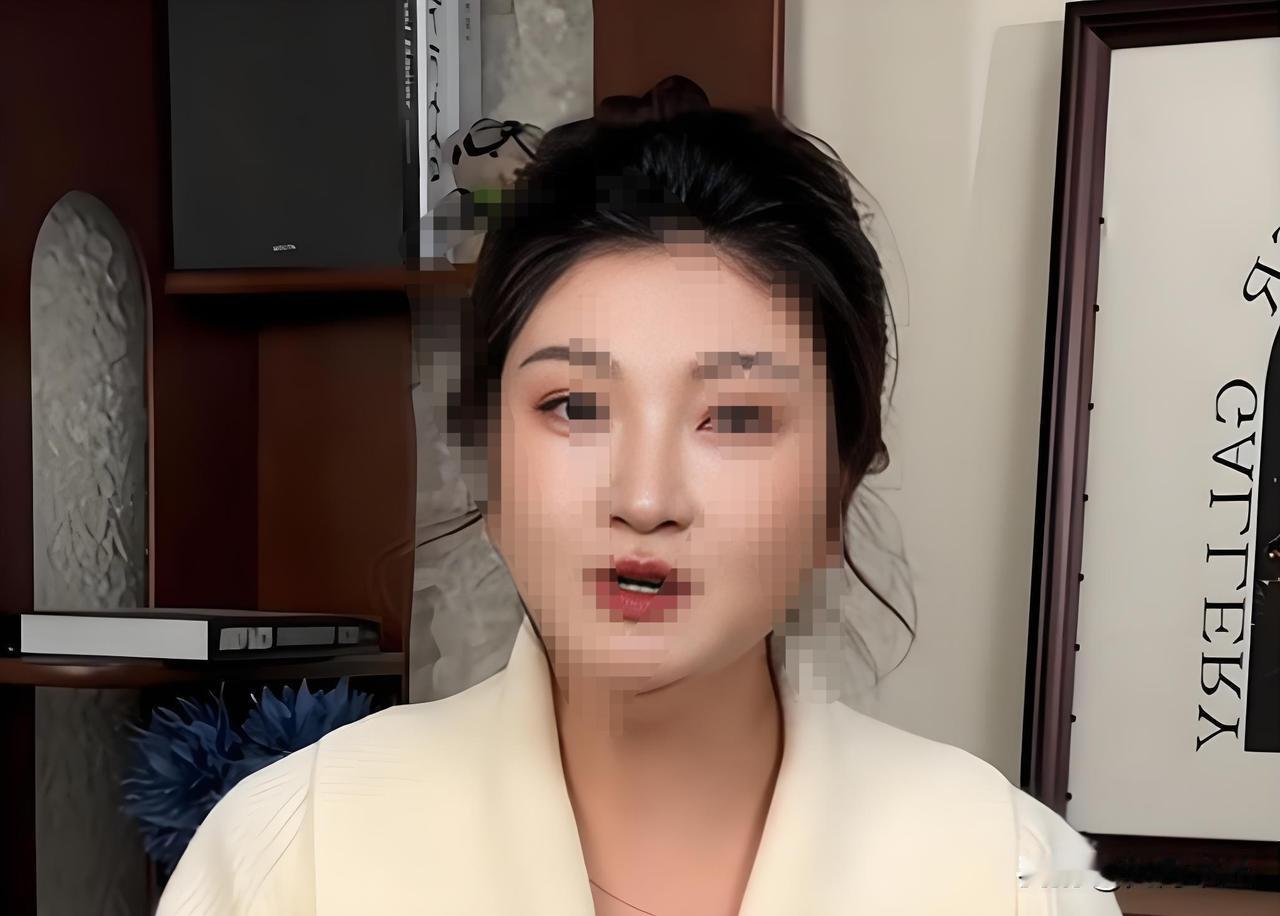 上回是被人推下悬崖，这回是自己“跌下悬崖”。
那个被人推下悬崖的王暖暖被炒成了网