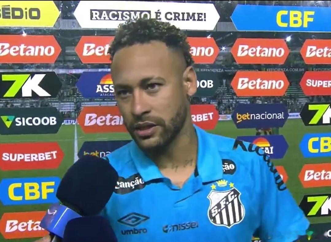 斯基拉：桑托斯在推进内马尔的续约，俱乐部有信心留下他据知名转会记者斯基拉的消息，