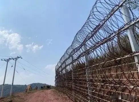 泰山开始封山了，
被人用135公里刀片刺绳隔离网围起来了，泰山的所有权归谁？使用