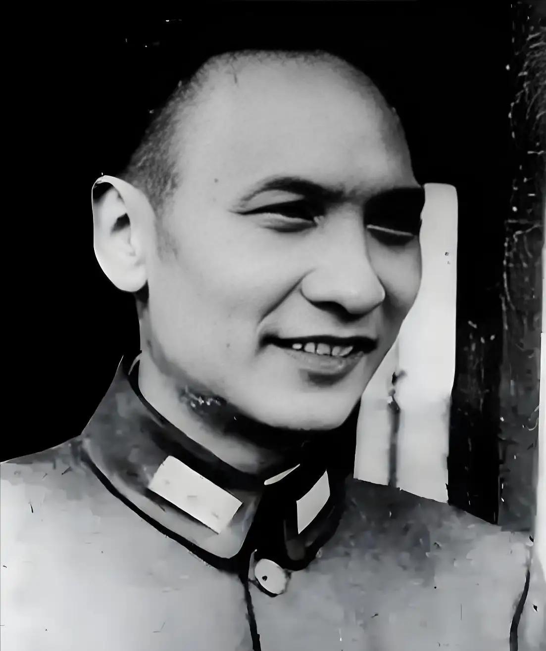 1949年冬，蒋介石密令云南省主席卢汉将93名爱国人士“就地处决”。卢汉左右为难