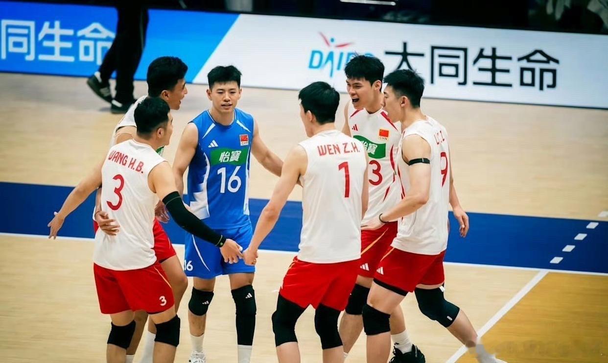 中国男排世界排名连升4位 亚锦赛福冈赛场，中国男排3比0横扫印度，拿下8.92分