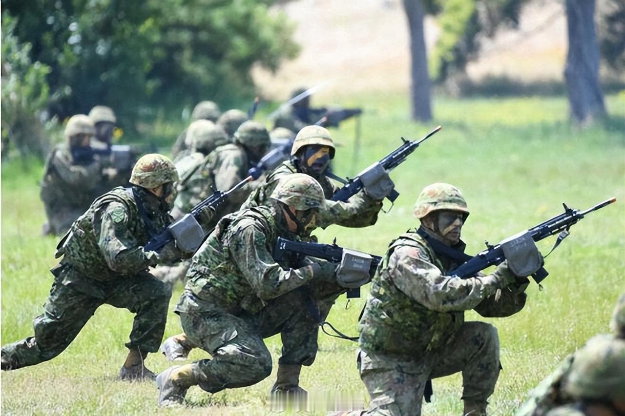 日本砸11万亿日元扩军！宣称防中朝，实则瞄准美军基地？

这几年日本的军事动作确