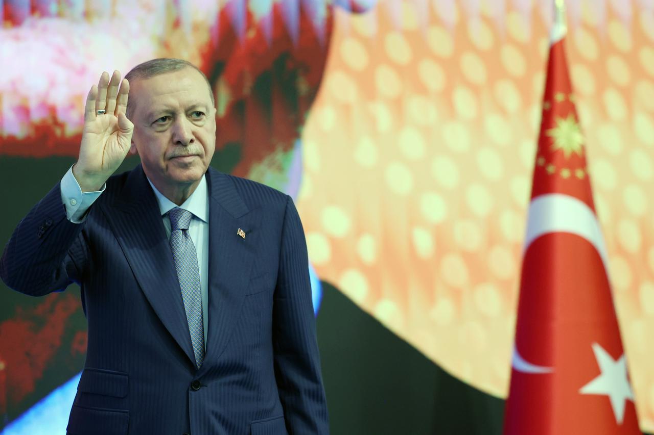 当土耳其的利益在黑海受损时埃尔多安开始“呼吁和平”称：“黑海不应被视为对抗的场所