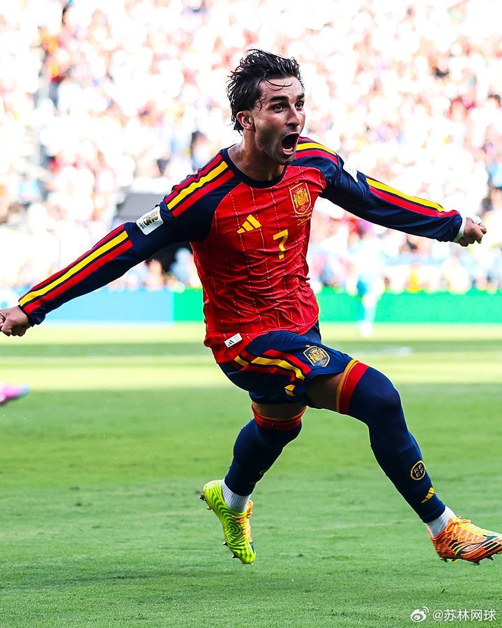 凭借托雷斯在下半场加时赛的一个进球，🇪🇸西班牙1-0阿根廷🇦🇷第二次获得