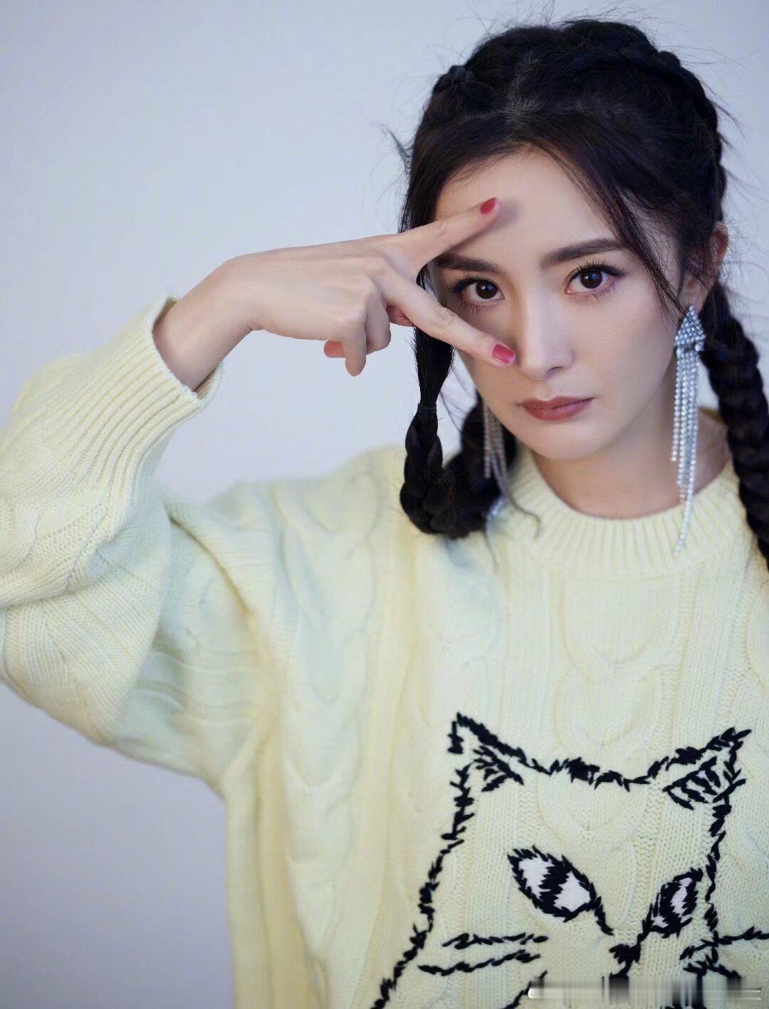 杨幂  🦊杨幂背背佳全球首席品牌代言人 “当大家都在期待一场85分的演出的时候