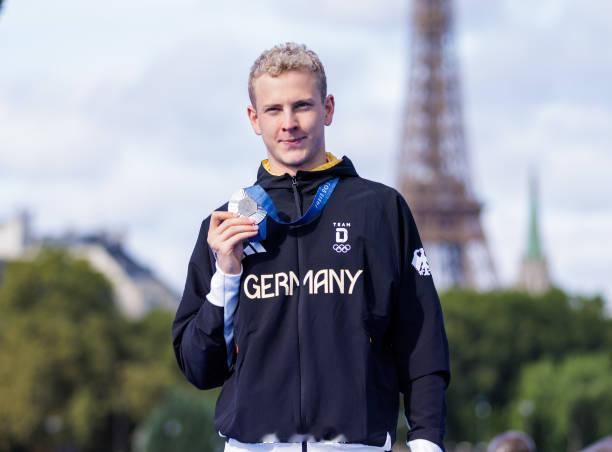 你德赶紧连夜申请4x400/800/1500自接力