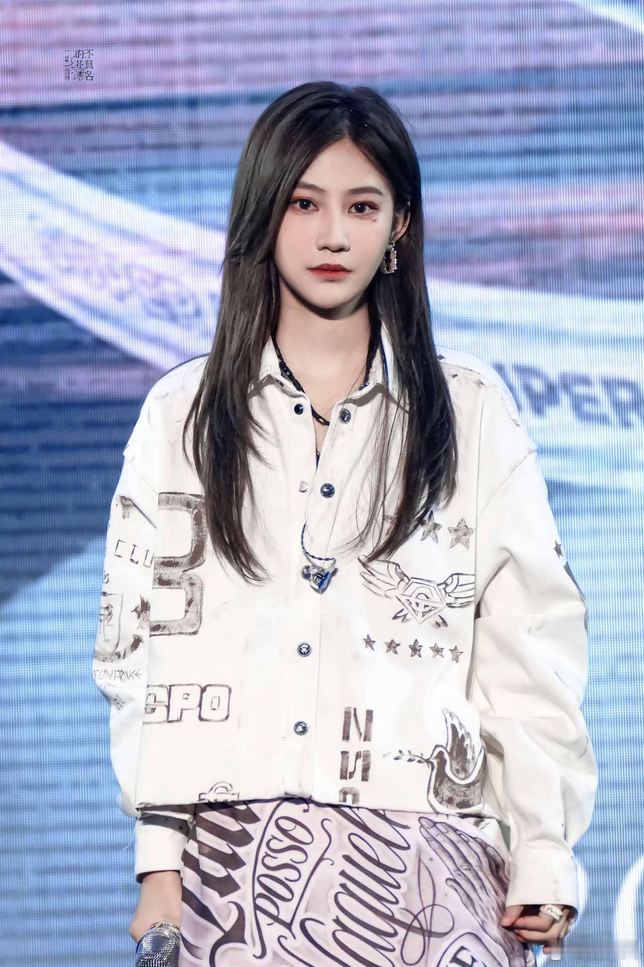 袁一琦是来湖南卫视吃饭的吧 救命袁一琦在湖南卫视也太放飞了，专注干饭不撒手，吃相