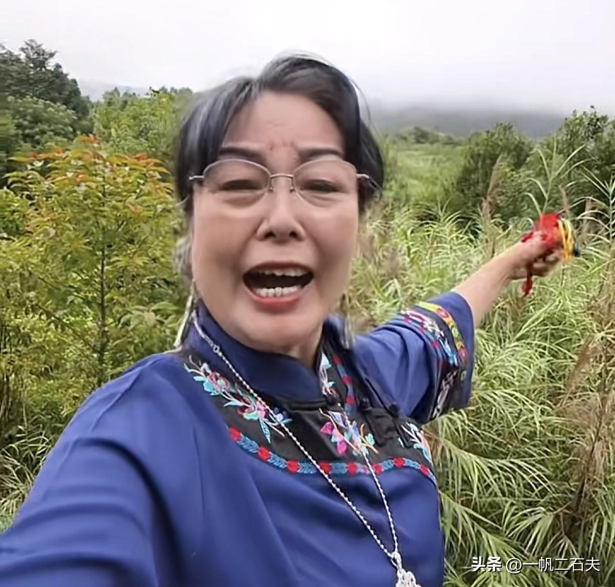 讨厌韩红的人还是少数，或极个别的人，若大家都讨厌她，她什么事也做不成。成就她的事