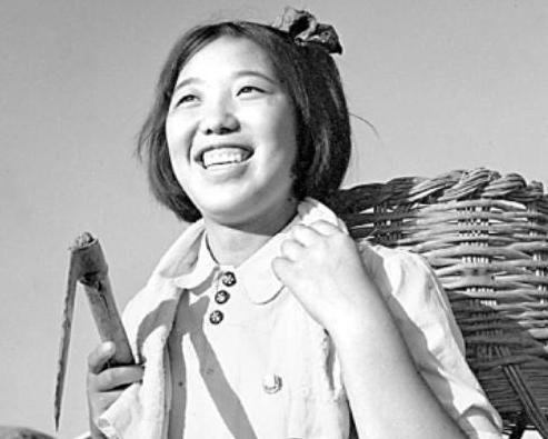 1983年6月的一天，邢燕子被叫去了天津市委组织部，她被告知自己被卸任市委书记。