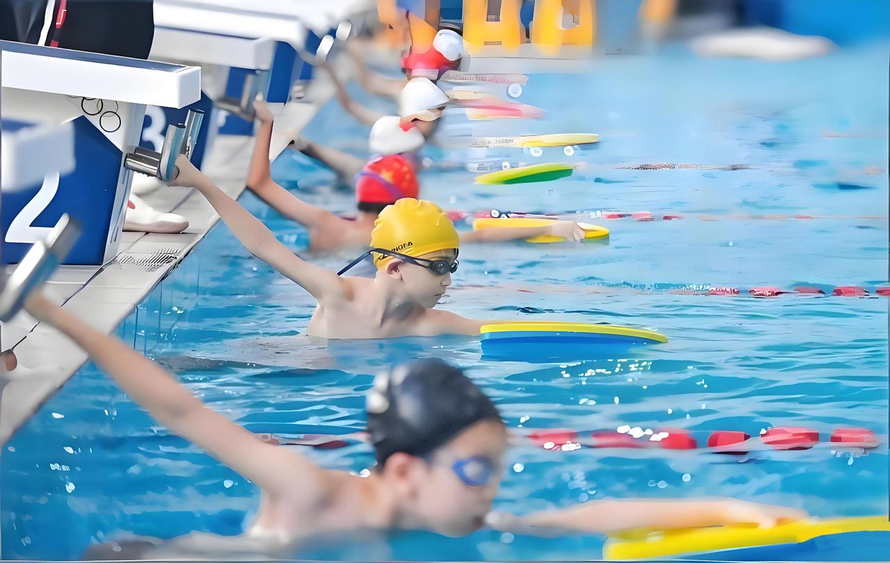 凤岗人速看！体育馆露天阳光泳池5.1开放，游泳培训火热预约🔥
 
立夏将至，气