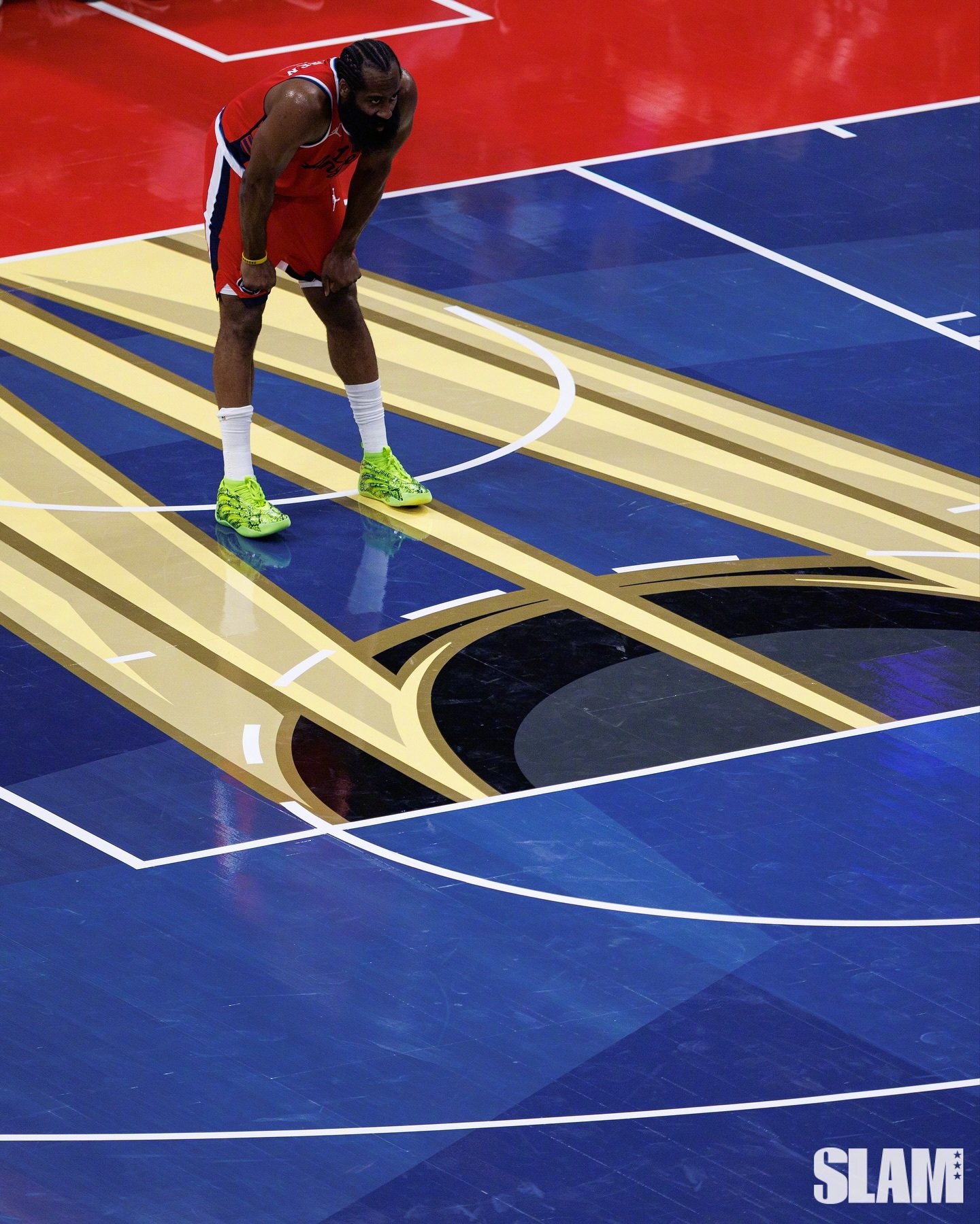 记者Brett Siegel报道，是哈登及其团队主动提出的，快船方面对他想要离开