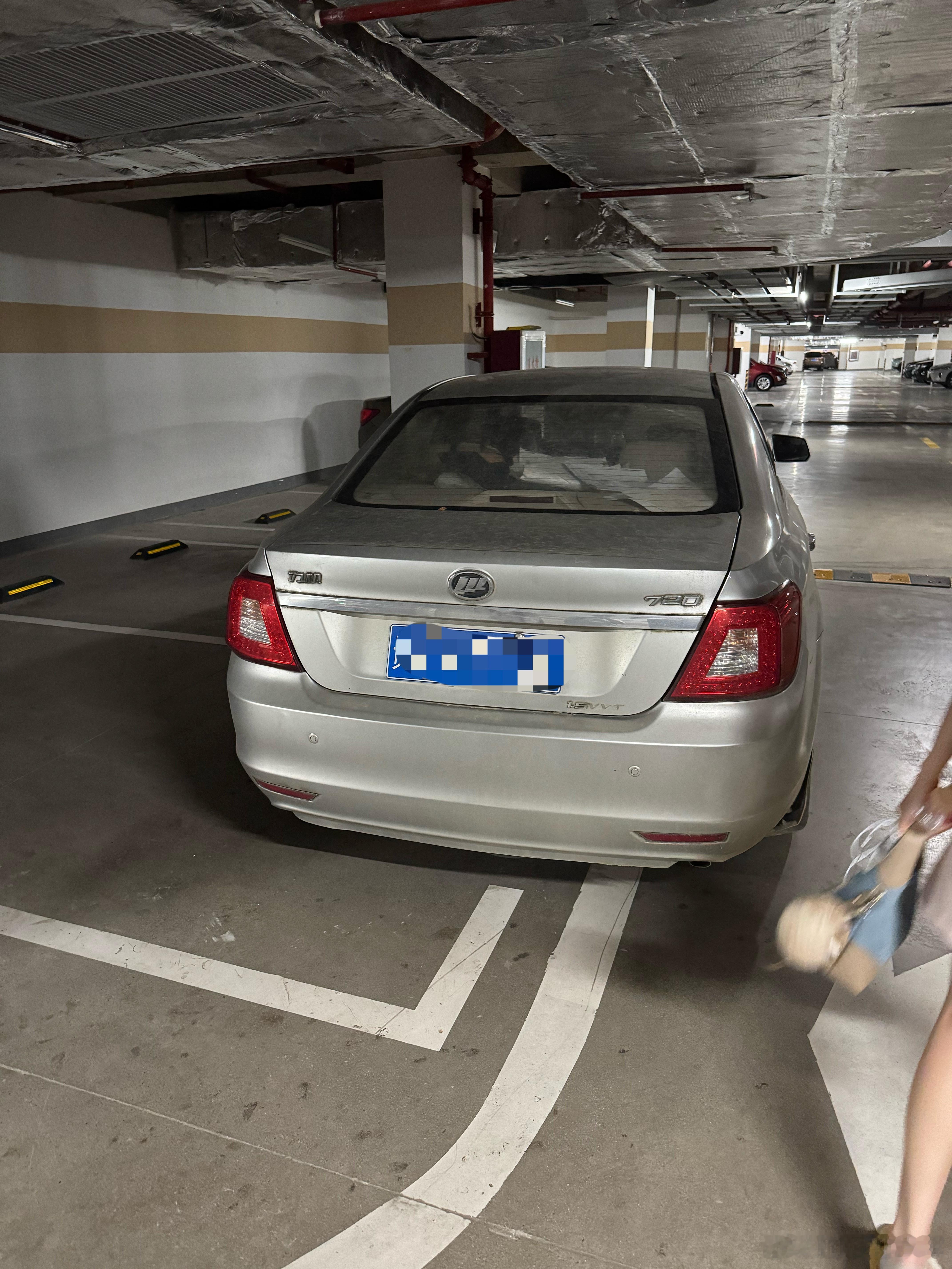 出门，遇到这种人停车 你们怎么看[微笑] ​​​