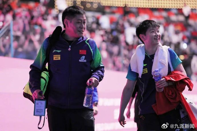 #媒体评邱贻可遭网暴#：#饭圈挥刀邱贻可也将孙颖莎推向孤岛#邱贻可的深夜长文，又