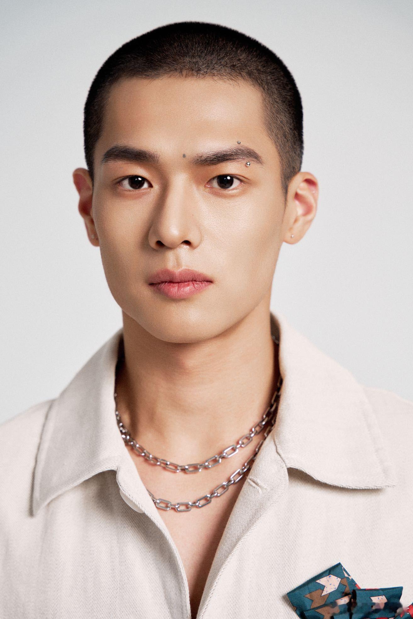 阿云嘎郑云龙连环捞卢飞扬 《声鸣远扬2025》这反转太绝！卢飞扬首轮没晋级，以为