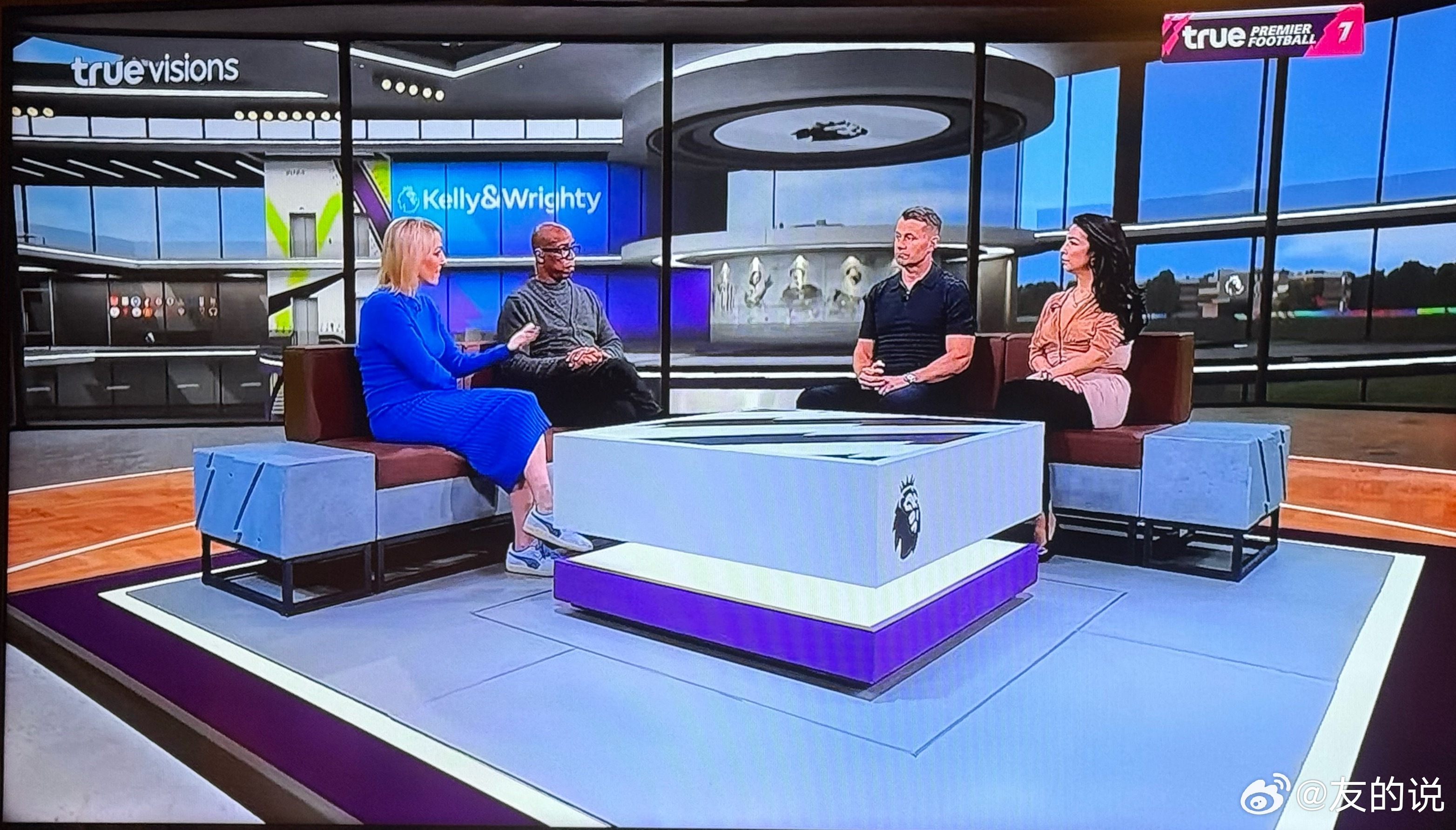 体育解说需要专业门槛吗人人可以“解说”的背景下，专业显得弥足珍贵！虽然，球迷们对