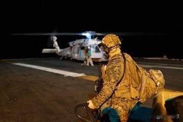 美国海岸巡逻队今晨行动照片曝光。