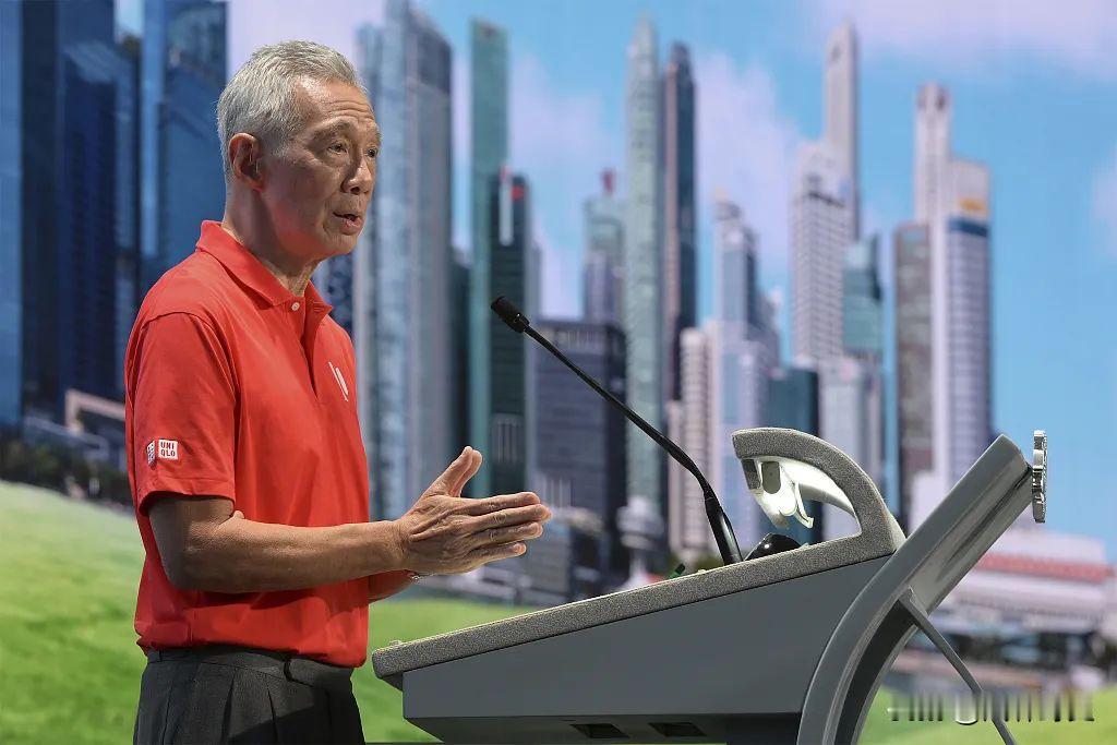 现在的新加坡，怕是真的坐不住了！为什么？因为中国人正在一步步砸掉他们端了几十年的