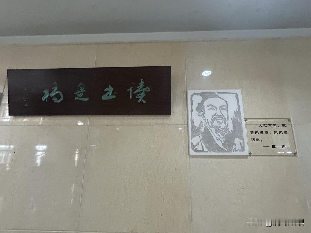 读书是福，所以大家排队去馆，杭州读书卷是真的。