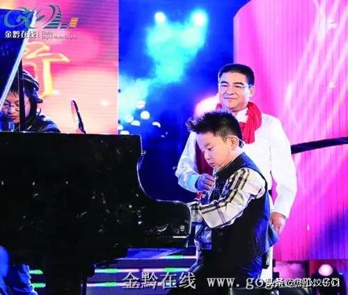 陈环保对父亲说，你做慈善就做慈善，做商业就做商业，你不能混为一谈，这不符合经济学