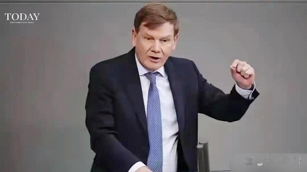 德国确实该清醒了。从政治人物主张看，爱丽丝・魏德尔被推举为总理候选人后，其强硬主