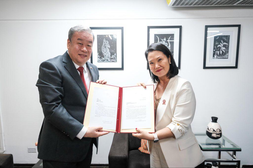 藤森庆子收下中方贺电，秘鲁新总统当面对中国，许下一个郑重承诺！一个被外界贴上“亲