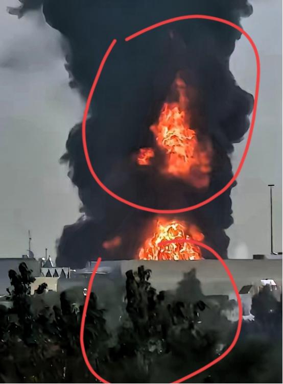 迪拜完了，机场被炸成这样。40 年的建设 14 天结束。
 
3 月 16 日，