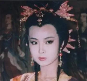 大中二年（848年）的一个夏天，兴庆宫里住着一个快七十岁的老太太。她的祖父叫郭子