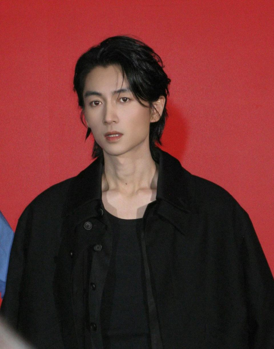 胡歌没想到，朱一龙没想到，陈晓自己都没料到，他的风评就像坐过山车，从