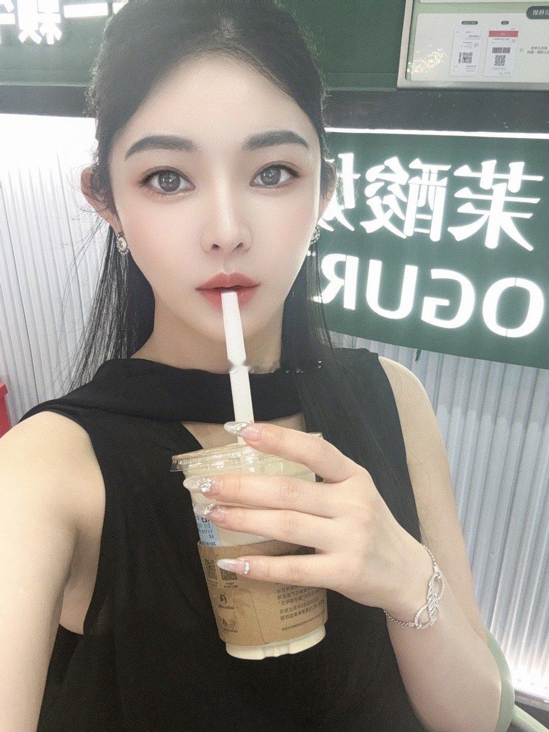 回家门口 be like[摊手] ​​​