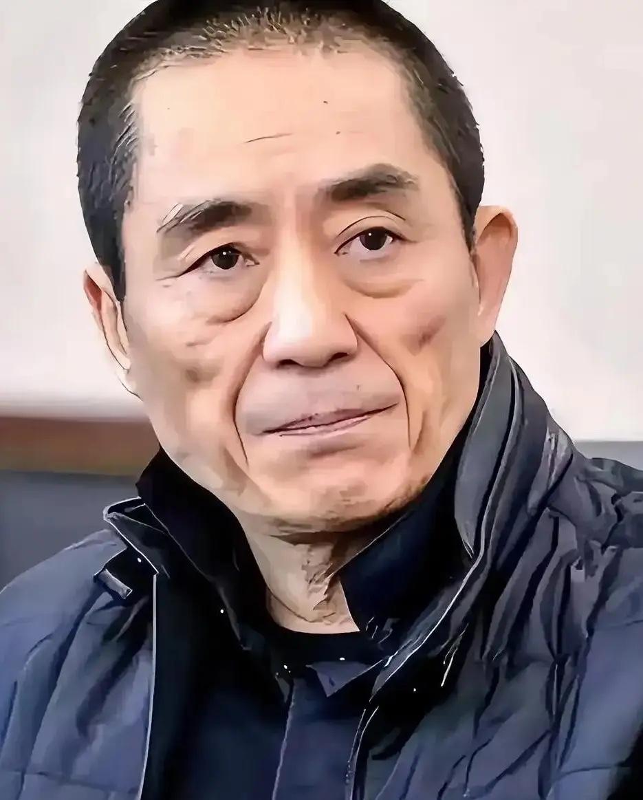 8月10日下午，76岁的张艺谋迎来悲痛的一天，老友秦焰离世。当日下午，张艺谋工作