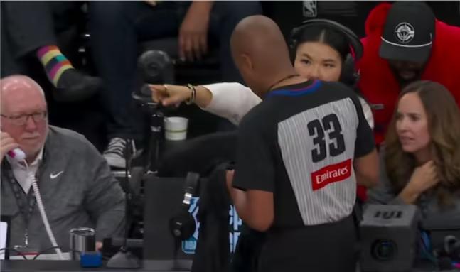 NBA附加赛裁判受伤惊魂！勇士上演逆转好戏锁定西部第八

北京时间4月16日，N