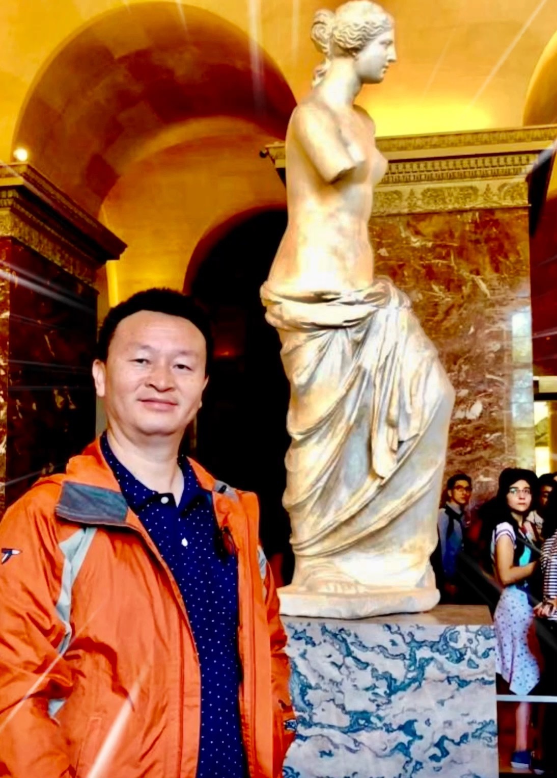 Vĕnus（王立新）我深爱的人，沉入海底失去双臂海难是保险的起源她从千万人心中复