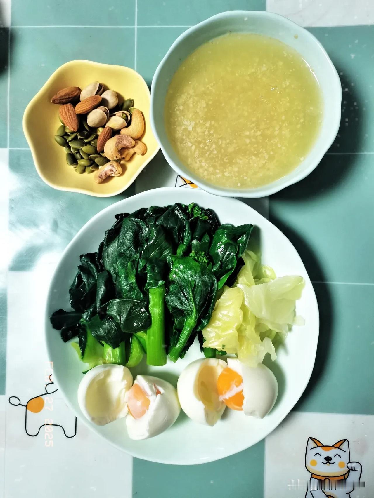 春风送暖之中年女性减脂早餐日记
主食：小麦胚芽
蛋白质：鸡蛋
蔬菜坚果：卷心菜、