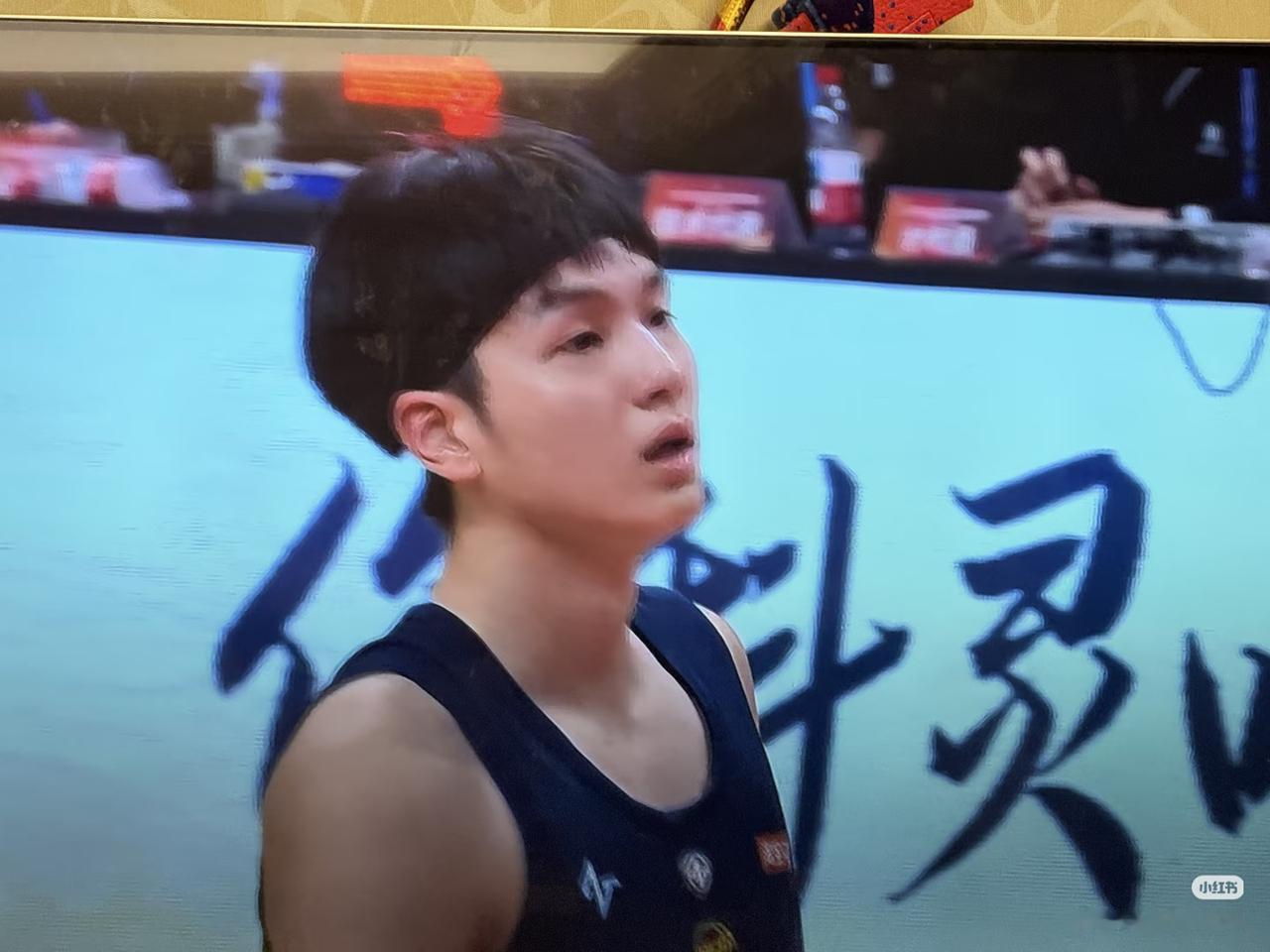 今晚金华队输在了两个人身上，一个是台州队的金子淏，一个是金华队的骆俊。
正是金子