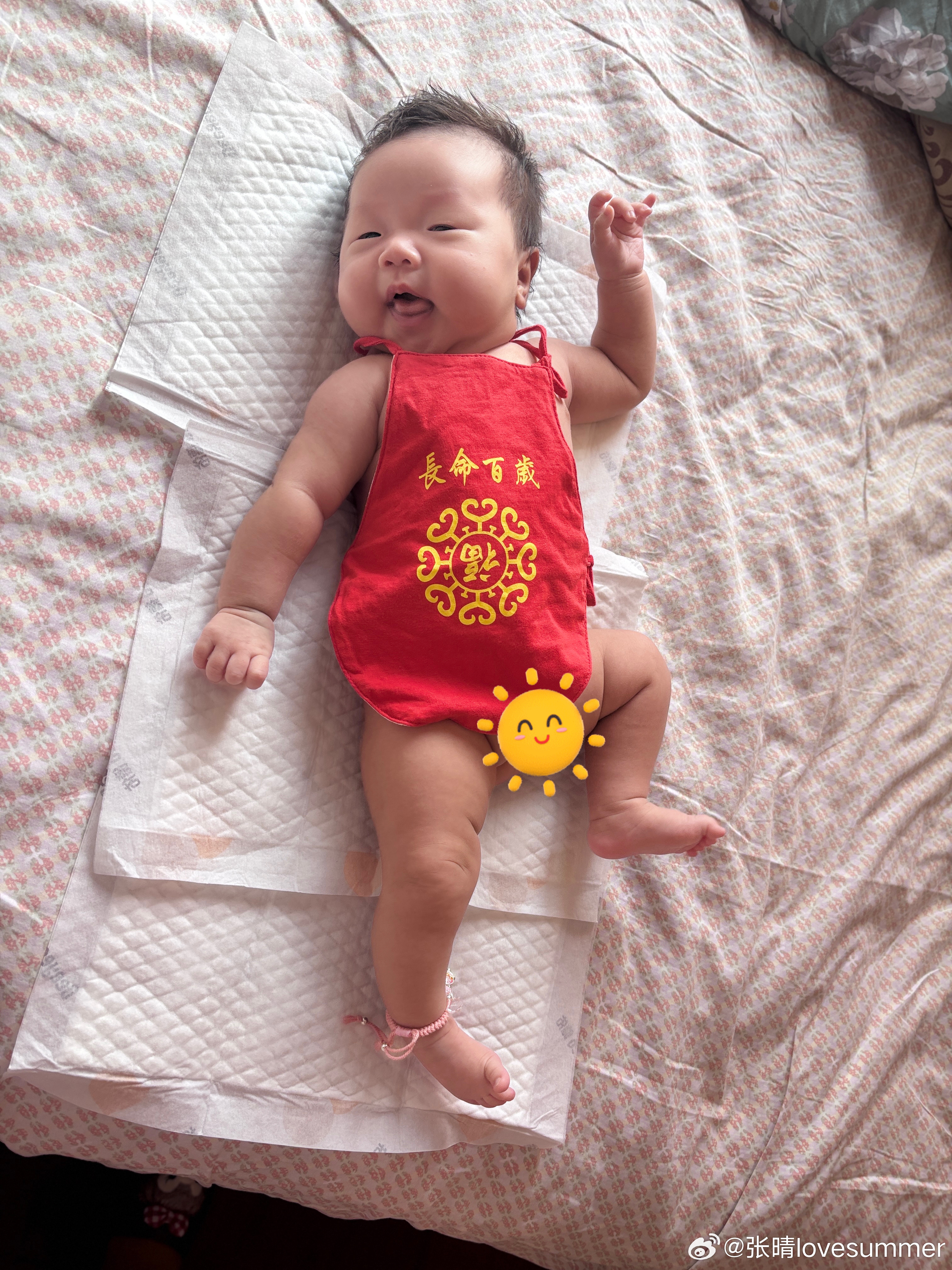 红色小肚兜，真讨喜 ​​​