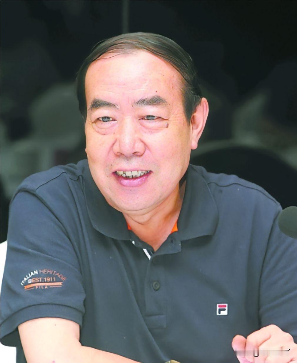 难怪贾平凹说话份量那么重，原来他的书很受欢迎，评分也高。
1. 《自在独行》，销