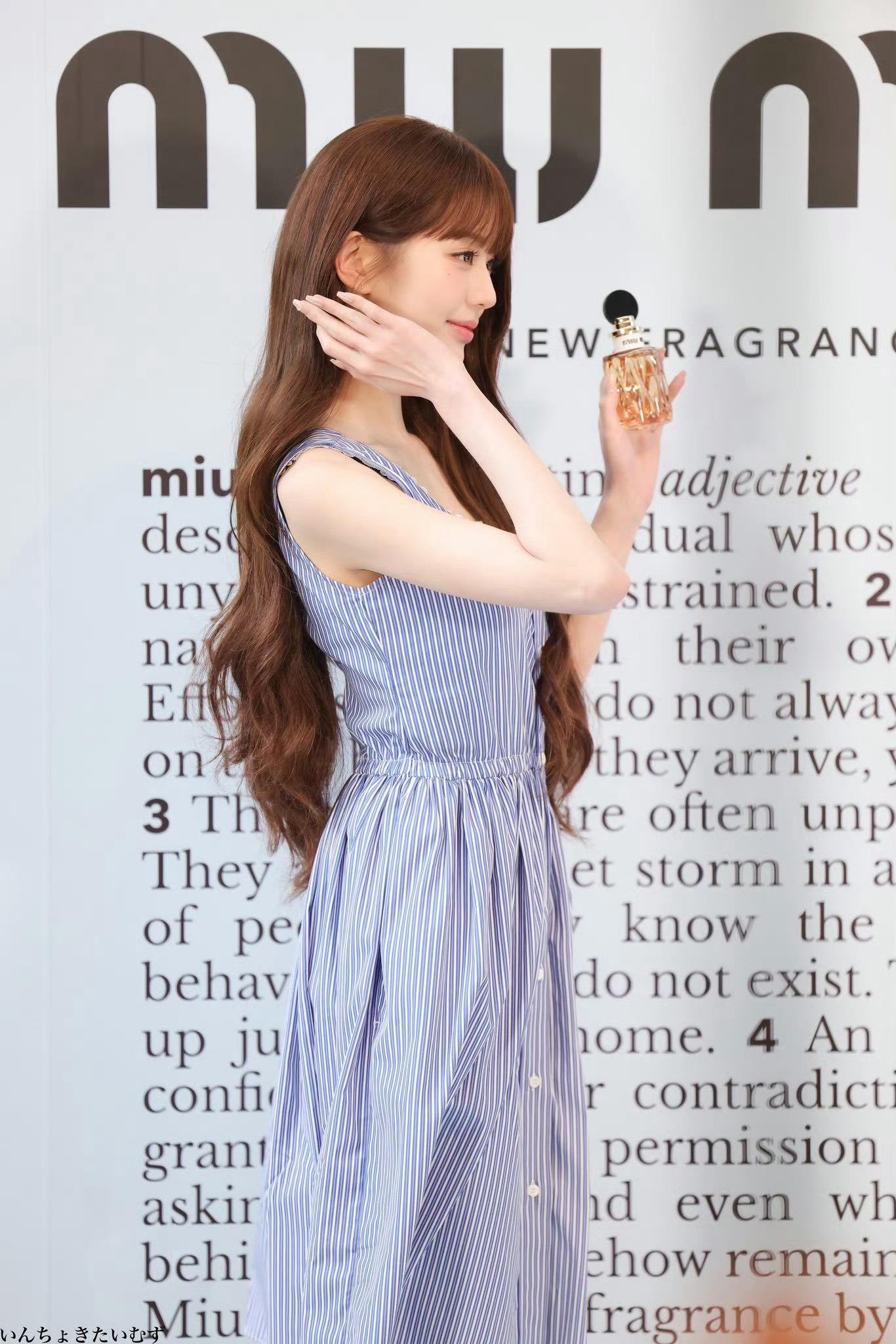 张元英下颌缘淤青拍摄光线问题而已 只知道张元英状态一直很好 