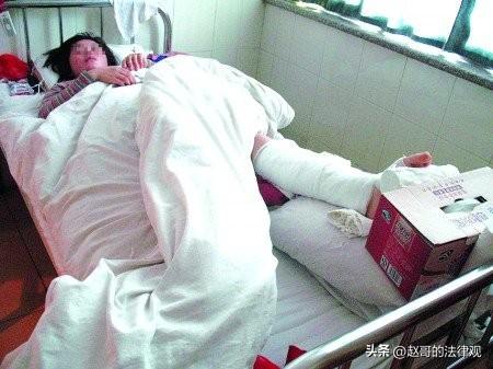 农夫和蛇的故事，上演的淋漓尽致！上海，李某之前在朱某家做保姆，两人处得像朋友。李