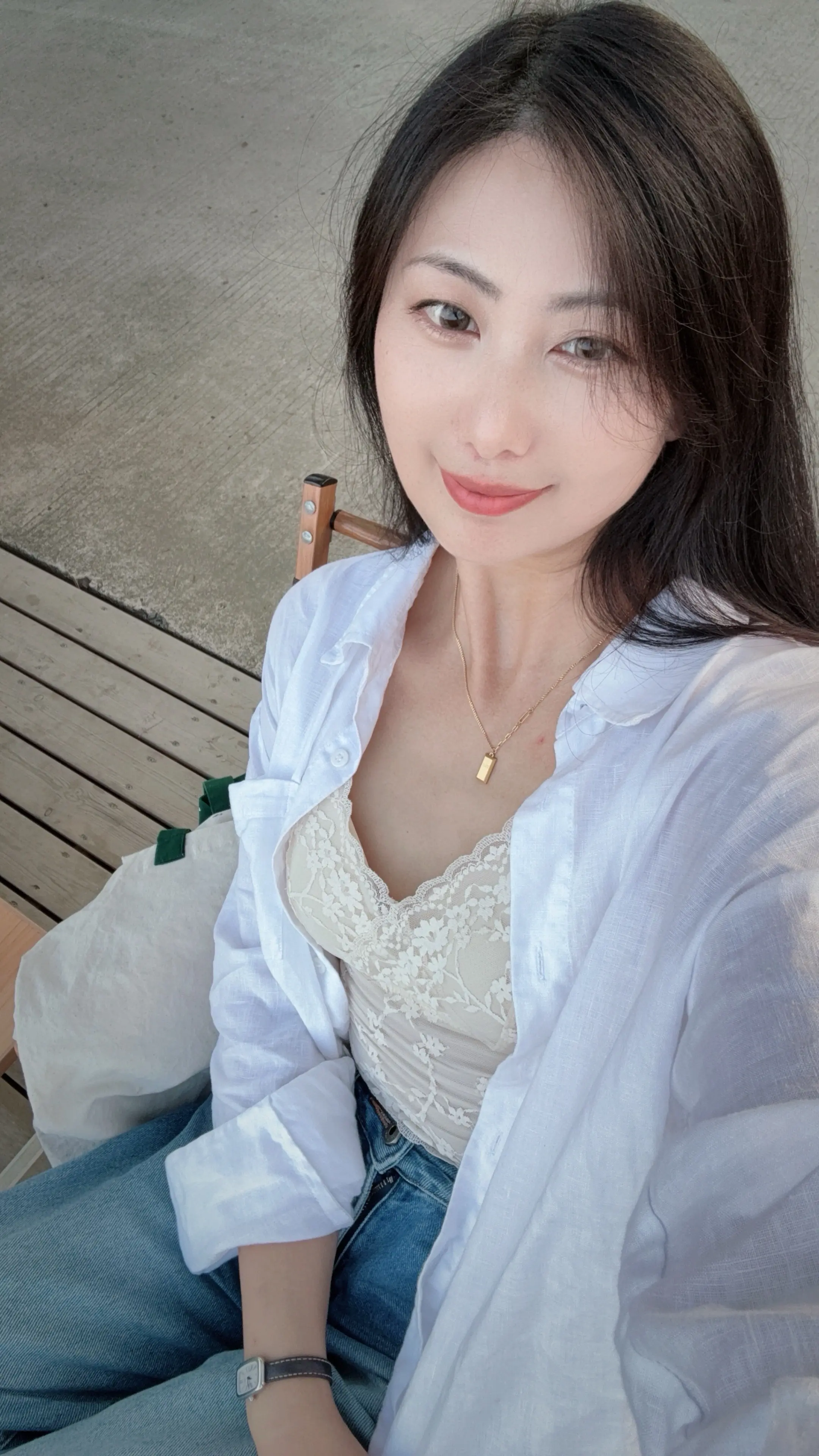 打卡家附近的咖啡店，可能坐在稻田边饮用风味更佳。和高中好友重返校园地...