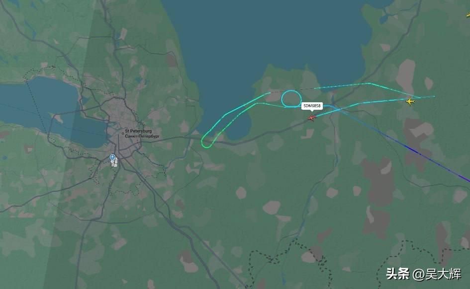 无人机威胁的常态化：俄航一架从矿水城飞往圣彼得堡的客机紧急求救
 
这架飞机在列