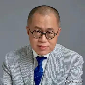 别掺和政治，你啥也不是，啥也不懂，记住一条，内部可以骂贪官，怎么骂，怎么举报都可