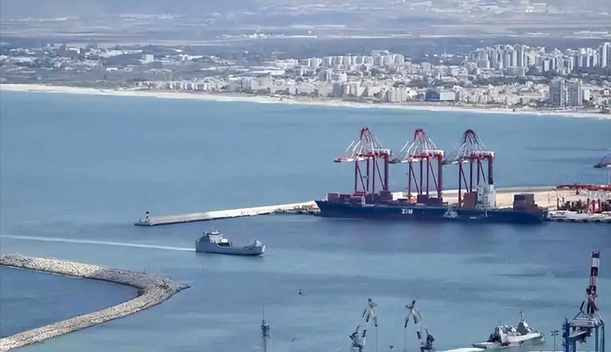 果然中国的话，伊朗听进去了，放弃封控霍尔木兹海峡。伊朗当地时间5日上午，伊朗哈塔